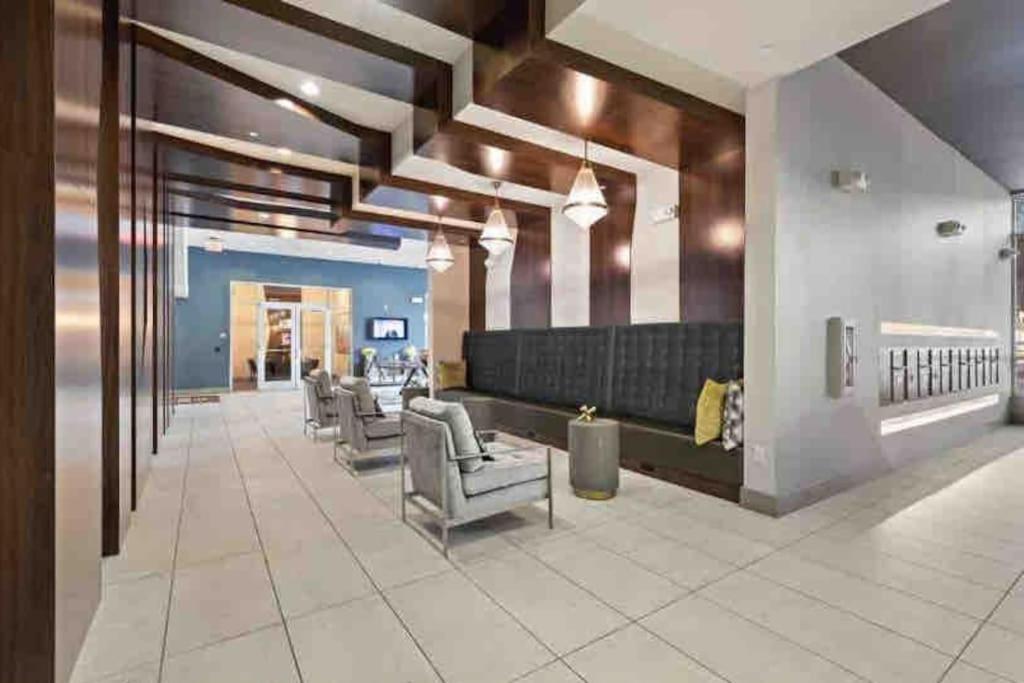 Fancy Apt Downtown. Pool. Gym. Lounge. Pet Ok Houston Bagian luar foto