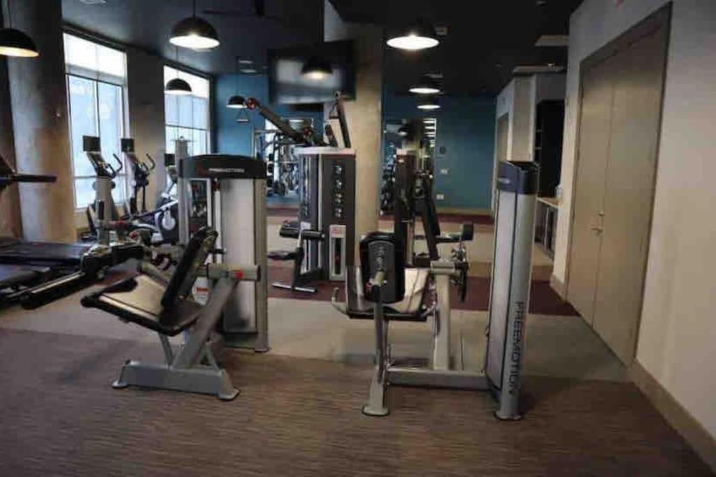 Fancy Apt Downtown. Pool. Gym. Lounge. Pet Ok Houston Bagian luar foto