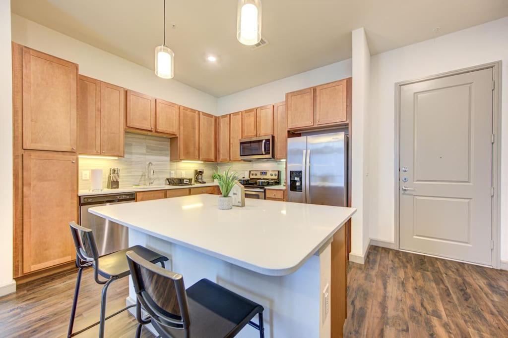 Fancy Apt Downtown. Pool. Gym. Lounge. Pet Ok Houston Bagian luar foto