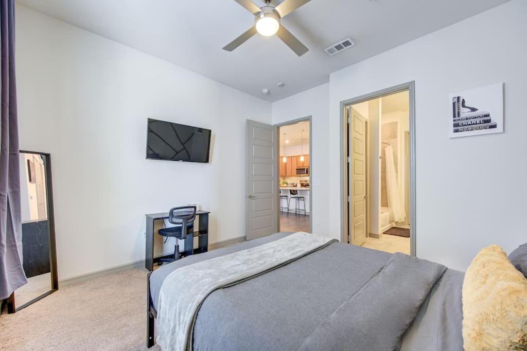 Fancy Apt Downtown. Pool. Gym. Lounge. Pet Ok Houston Bagian luar foto