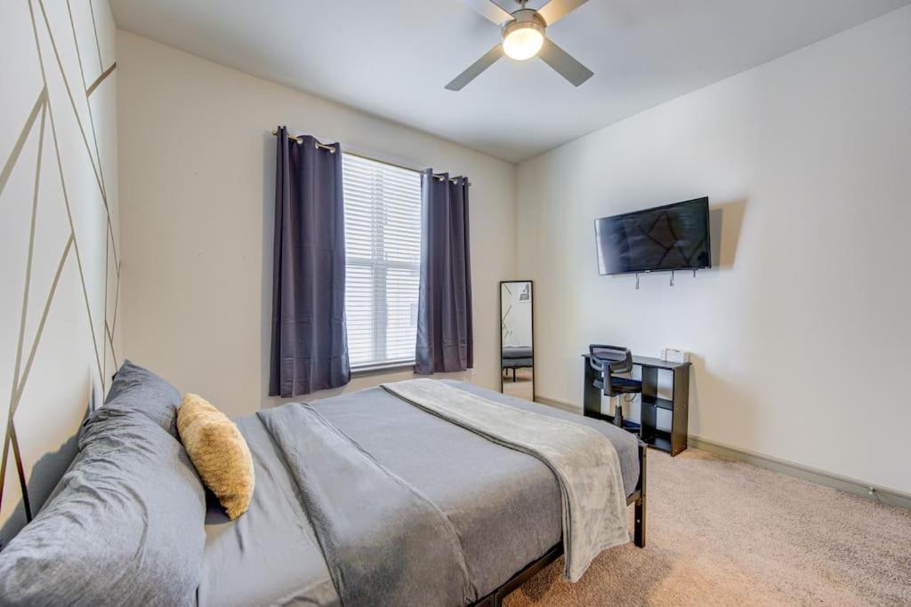 Fancy Apt Downtown. Pool. Gym. Lounge. Pet Ok Houston Bagian luar foto